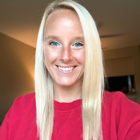 Meet your Posher, Inna - Picture 1 of 3